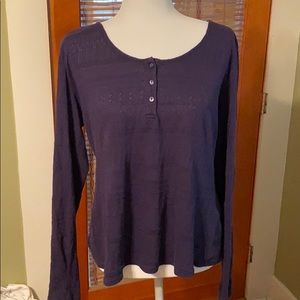 Knit long sleeve Navy blue top.